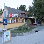 - Balaton 18390 Tatil Evi Balatonfenyves