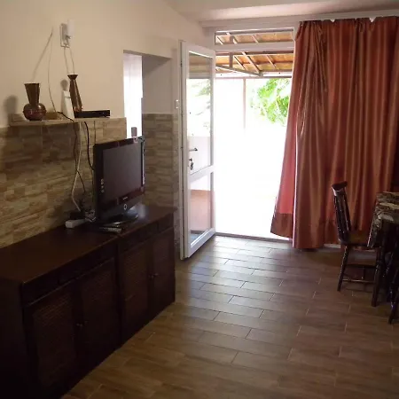 - Balaton 18390 Балатонфеньвеш