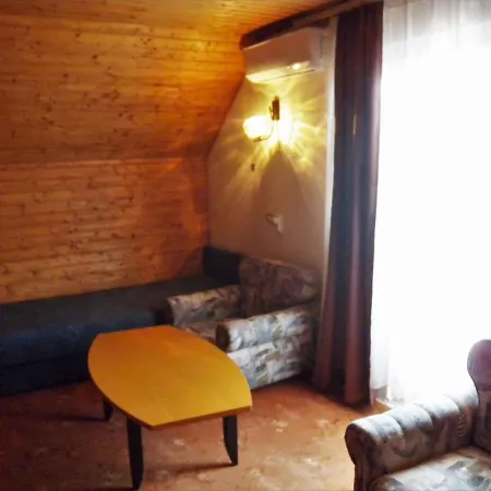 - Balaton 18390 Дом отдыха *