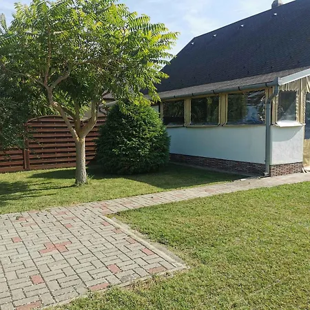 - Balaton 18390 Дом отдыха