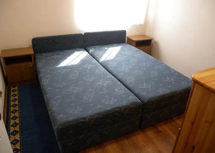 - Balaton 18390 Nyaraló Balatonfenyves