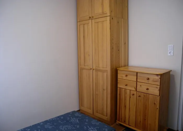 - Balaton 18390 Nyaraló Balatonfenyves