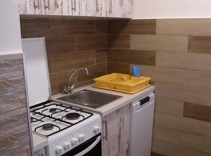 - Balaton 18390 バラトンフェニヴェシュ