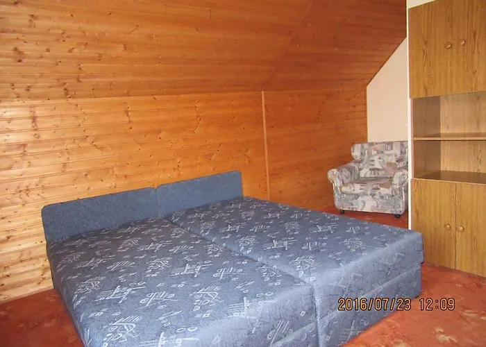 - Balaton 18390 バラトンフェニヴェシュ