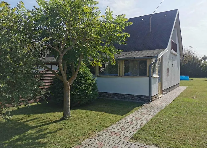 - Balaton 18390 別荘 *